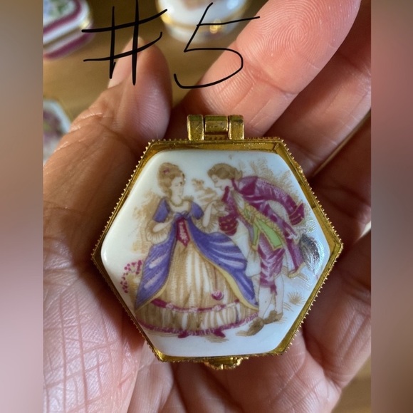 Pick 1 out of 9 Mini Ring/jewelry box - Picture 6 of 11